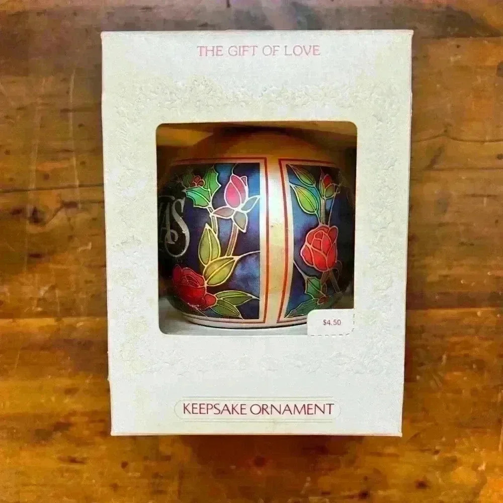 Hallmark vintage 1981 glass ornament “The Gift Of Love”